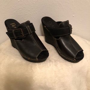 Reba Black Clogs